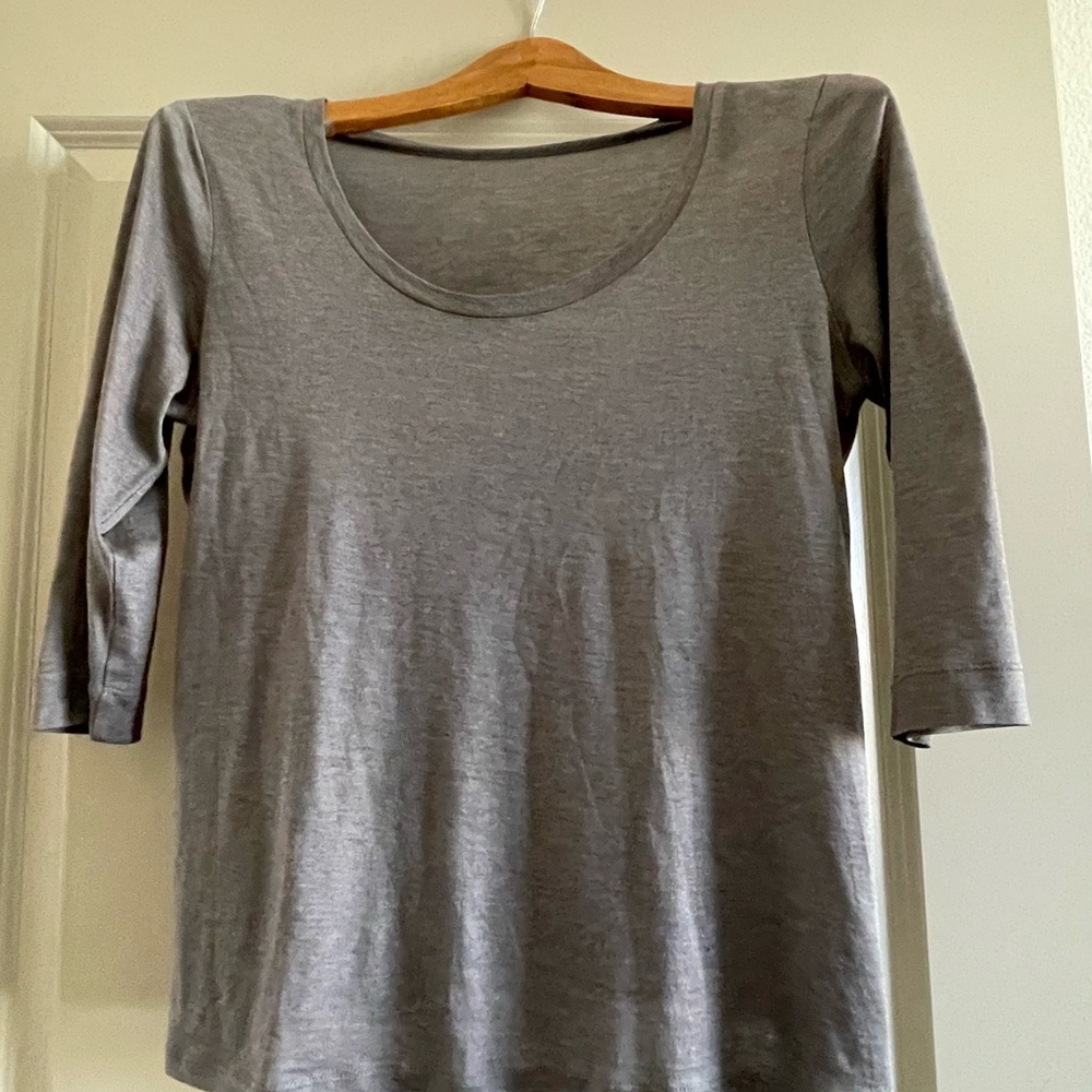 Eileen fisher 3/4 length top size XS, 70% silk / 30 % cotton